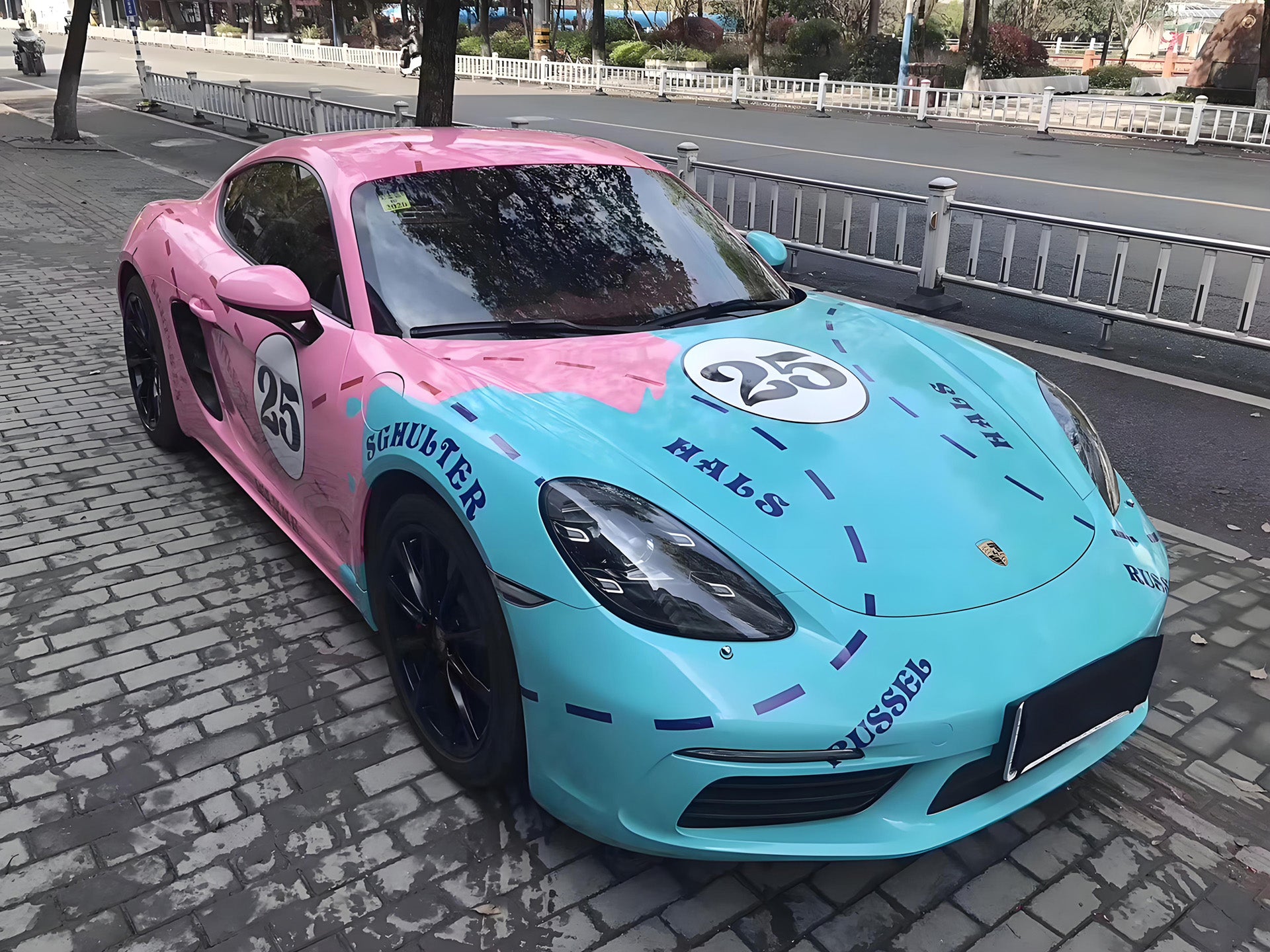 911 Blue With Pink Pig Full Size Car Wrap