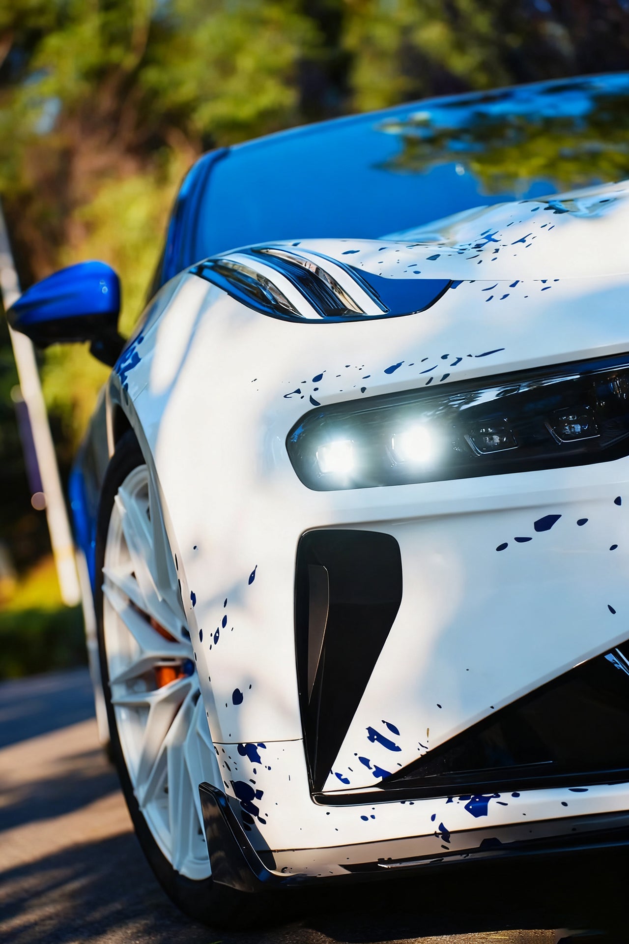 Blanc-Bleu Spray Art Car Wrap [UW-54]