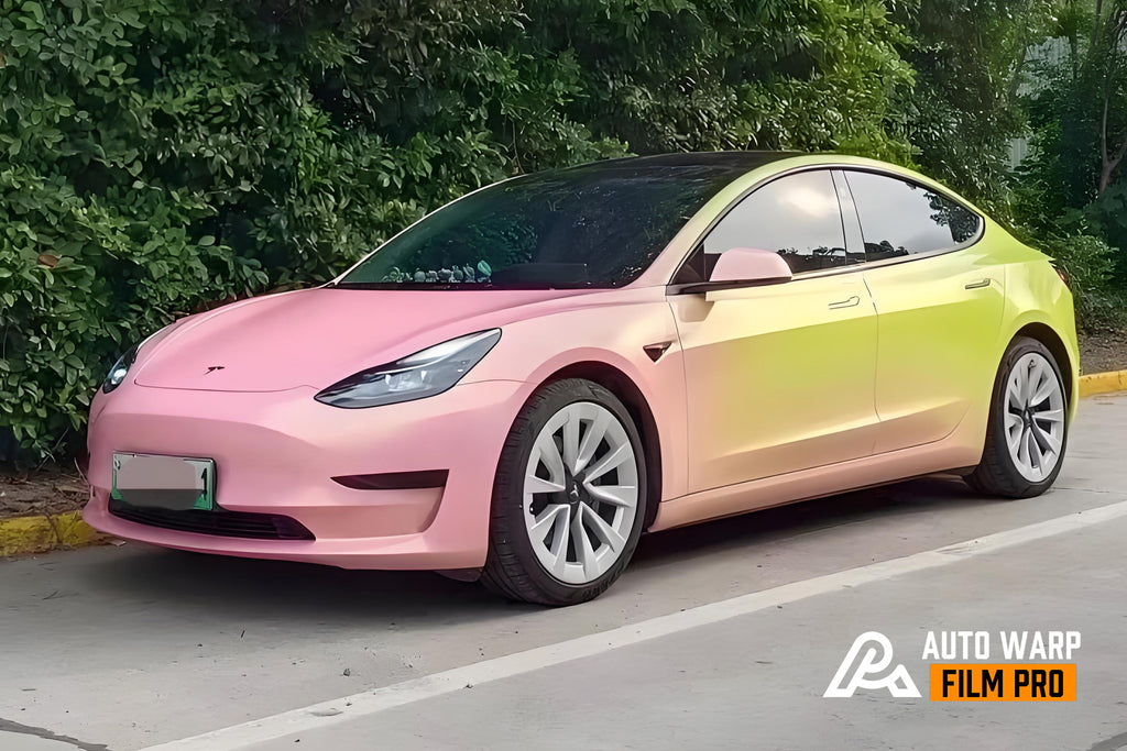 Autofolierung in voller Größe mit Farbverlauf in Pink und Gelb