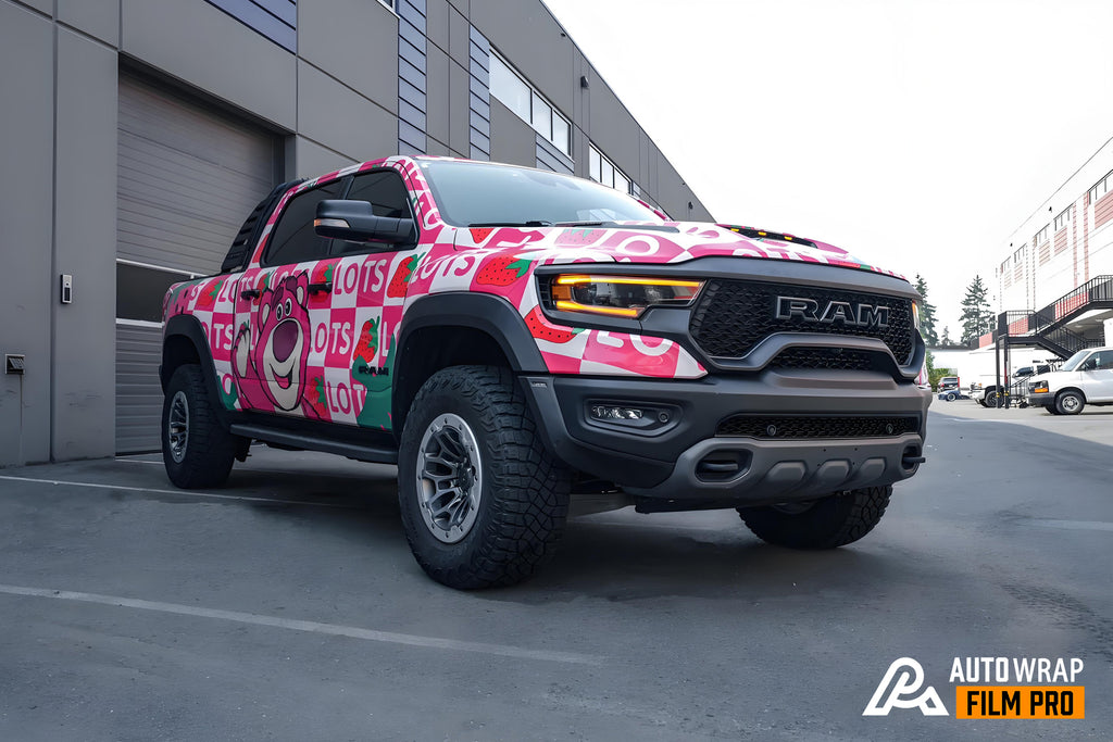Strawberry Bear Full Size Car Wrap [UW-36]
