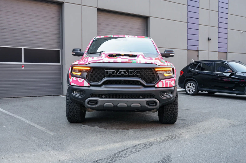 Strawberry Bear Full Size Car Wrap [UW-36]
