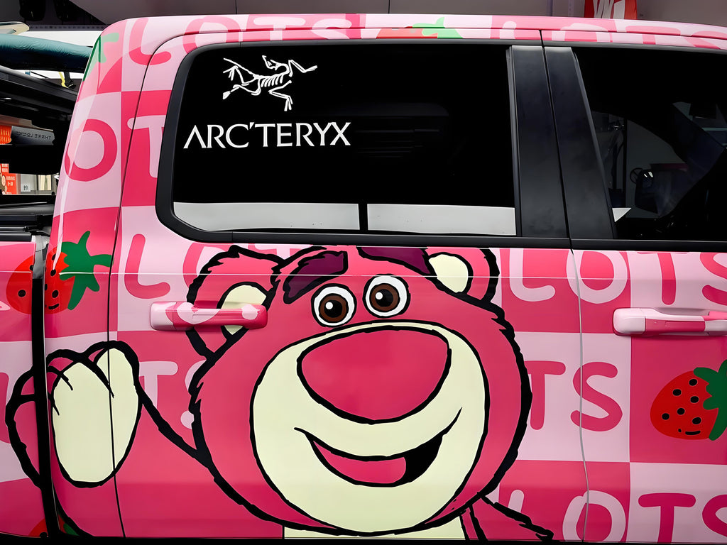 Strawberry Bear Full Size Car Wrap [UW-36]