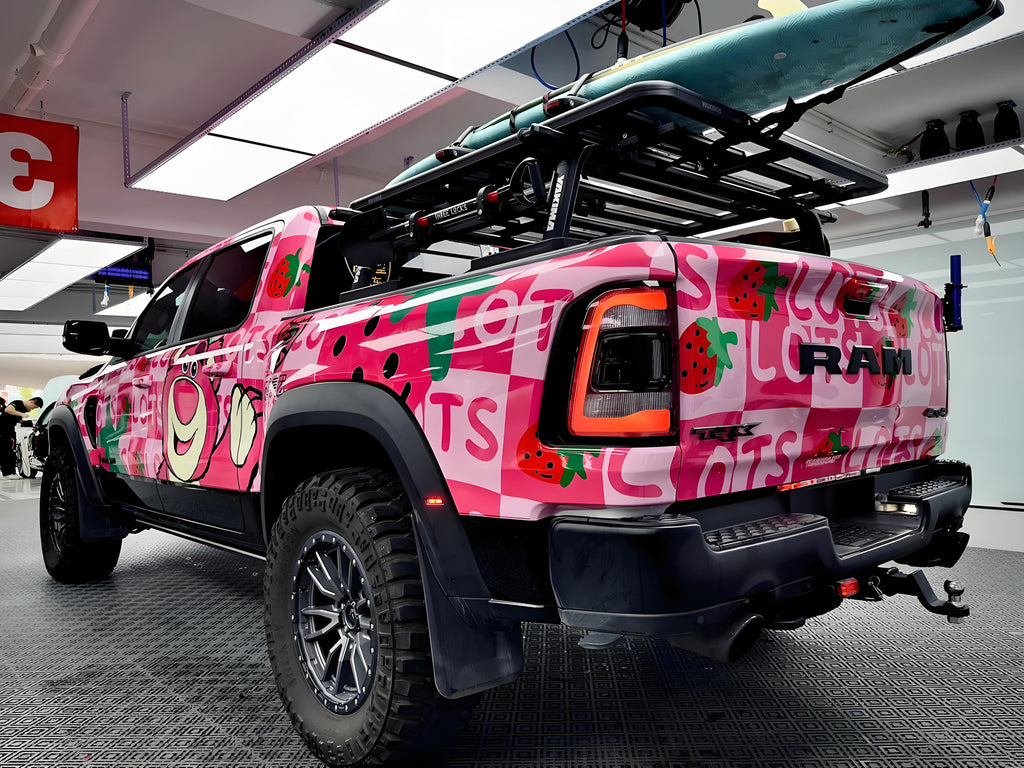 Strawberry Bear Full Size Car Wrap [UW-36]